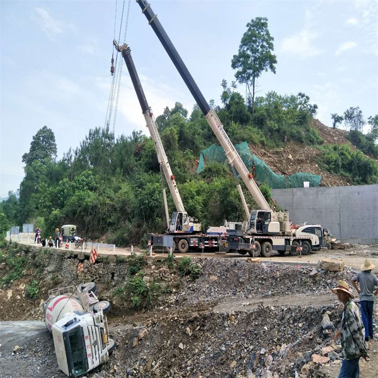 长倘口镇汽车掉沟里叫吊车救援要多少钱